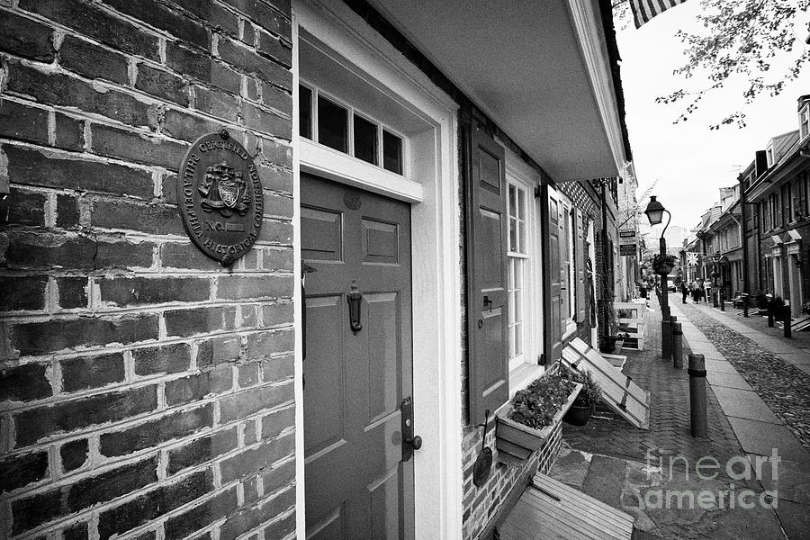 Philadelphia Photograph - philadelphia historical commision plaque on elfreths alley in the old city of Philadelphia USA #1 by Joe Fox