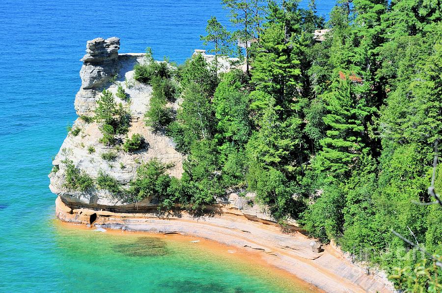 Pictured Rocks National Lakeshore Miners Castle Digital Art by Leslie ...