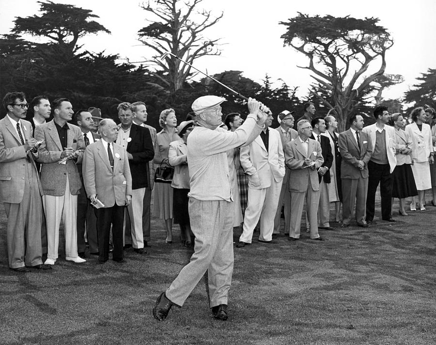 President Eisenhower Golfing #1 Photograph by Underwood Archives
