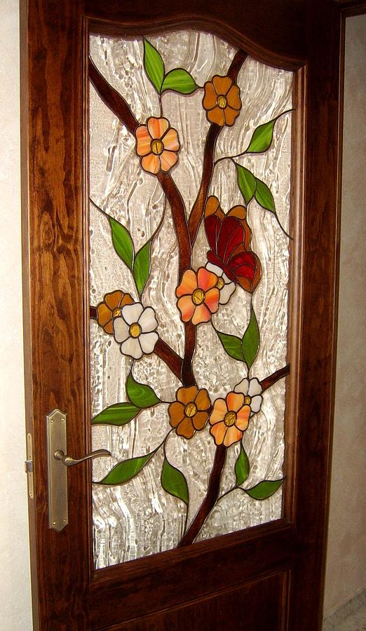 Puerta de paso con flores y mariposa #1 Glass Art by Justyna Pastuszka