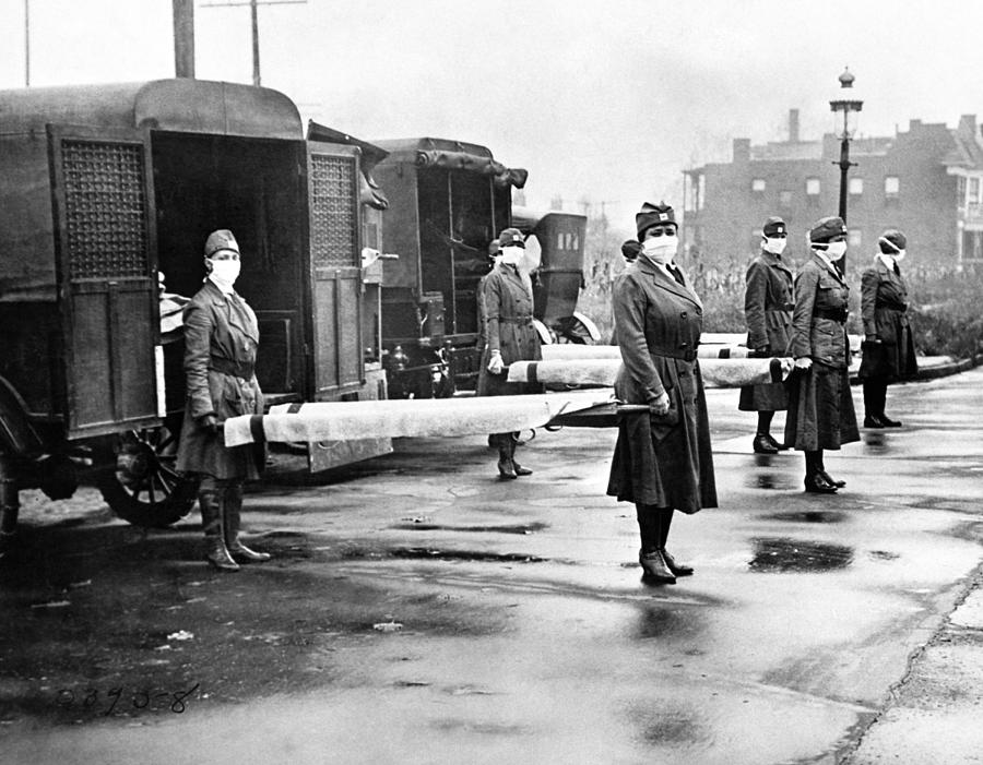 Red Cross Influenza Nurses #1 Photograph by Underwood Archives