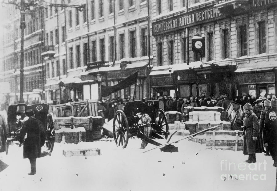 Revolution Of 1917 #1 Photograph by Granger