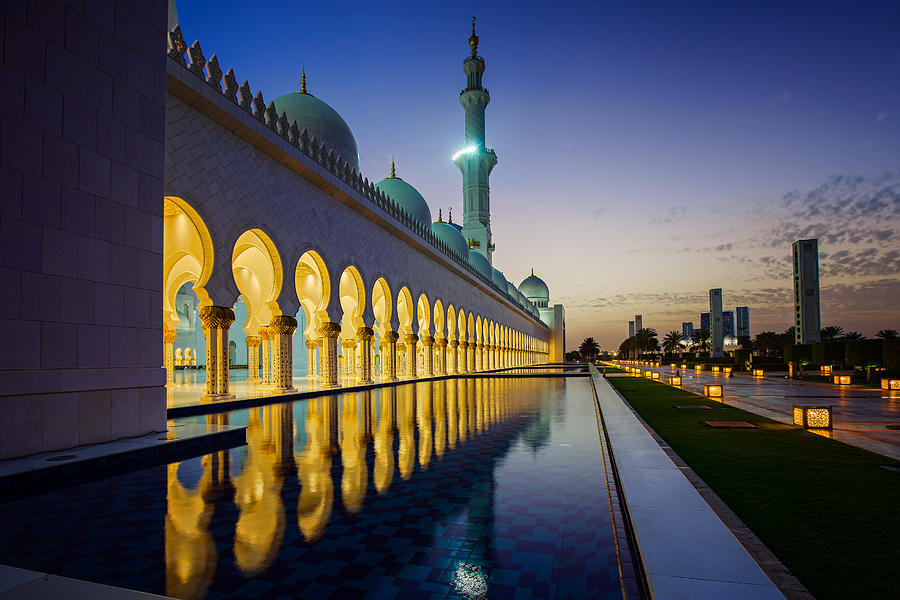 Sheikh Zayed Grand Mosque Photograph by Ian Good