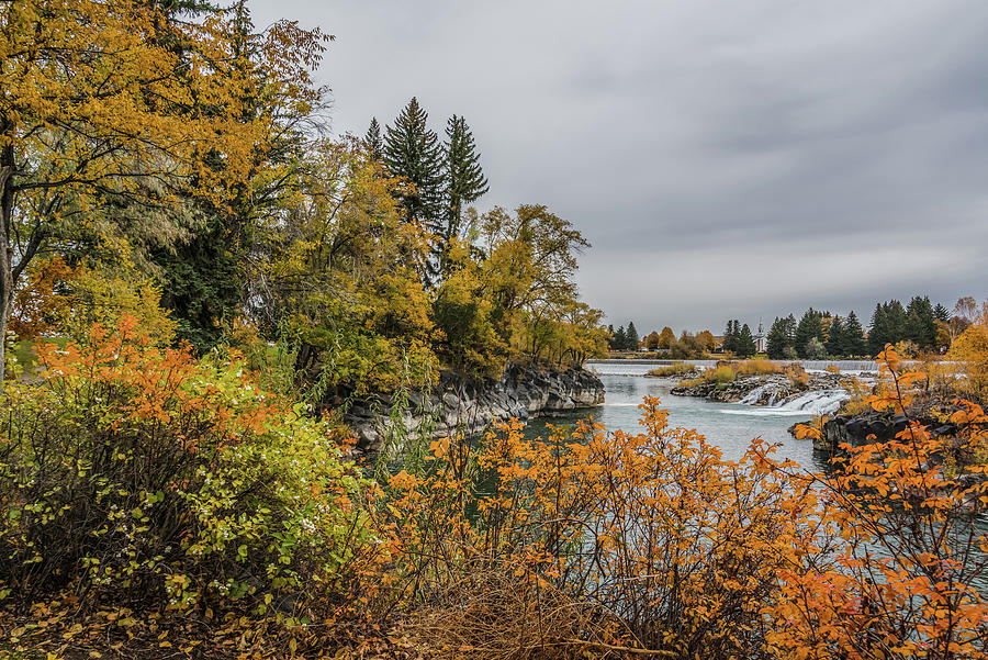 Snake River Greenbelt Walk In Autumn Photograph by Yeates Photography