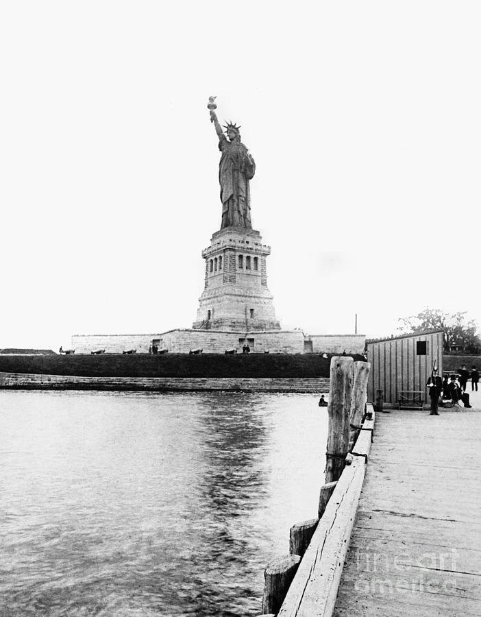 STATUE OF LIBERTY, c1890 #1 Photograph by Granger