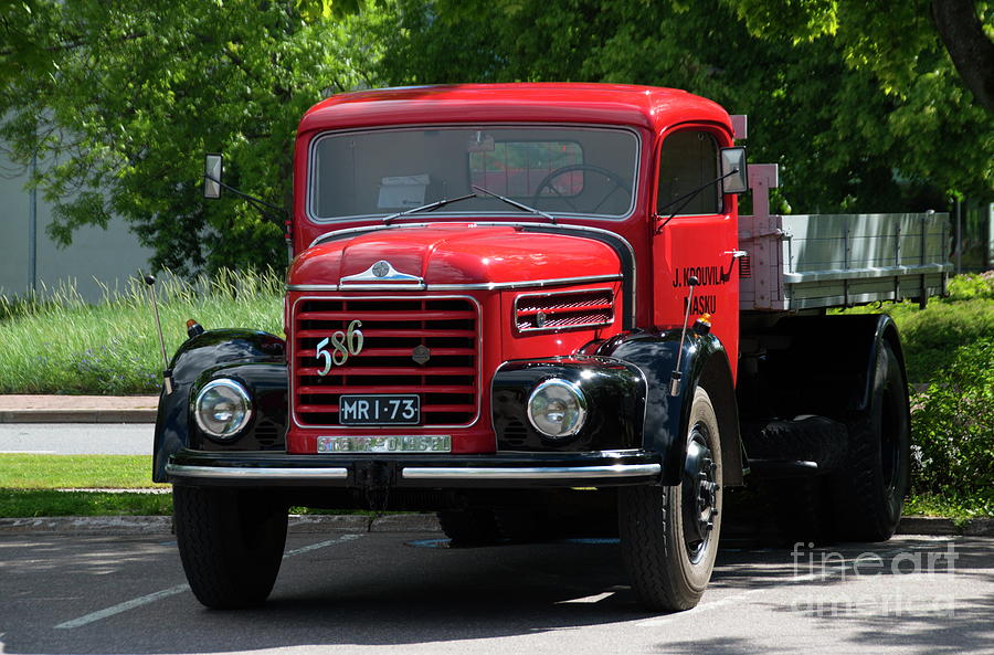 Lorry Photograph - Steyr 586 #5 by Esko Lindell