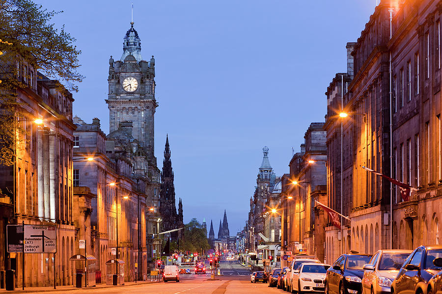 Streets of Edinburgh Photograph by Andre Goncalves - Fine Art America