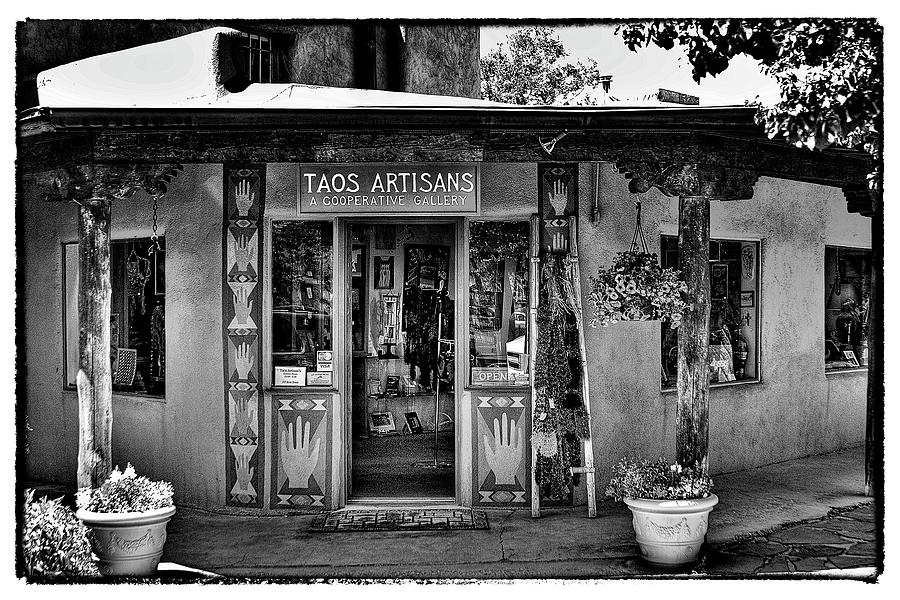 Taos Artisans Gallery #1 Photograph by David Patterson