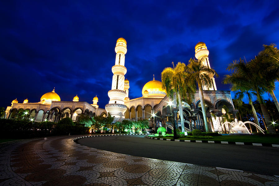 The Beauty of Masjid Jame Asri Hassanal Bolkiah Photograph by Ibrahim ...