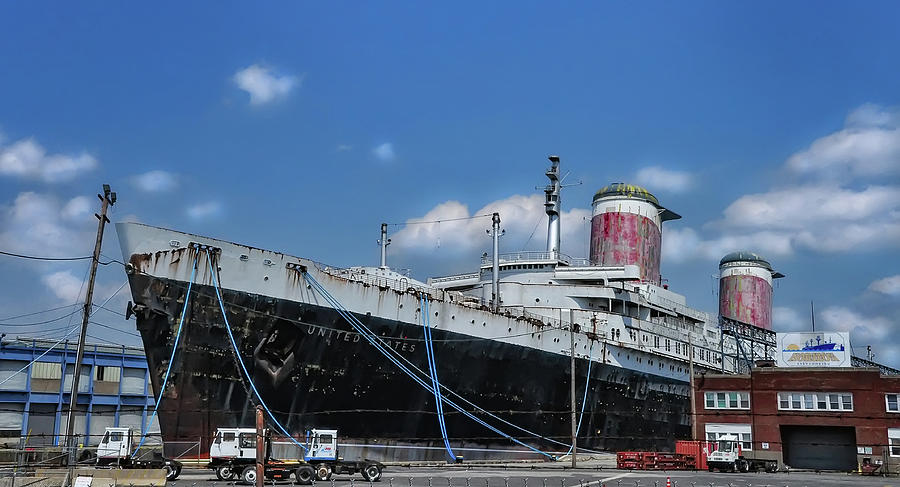 Philadelphia Photograph - The Ocean Liner SS United States #1 by Bill Cannon