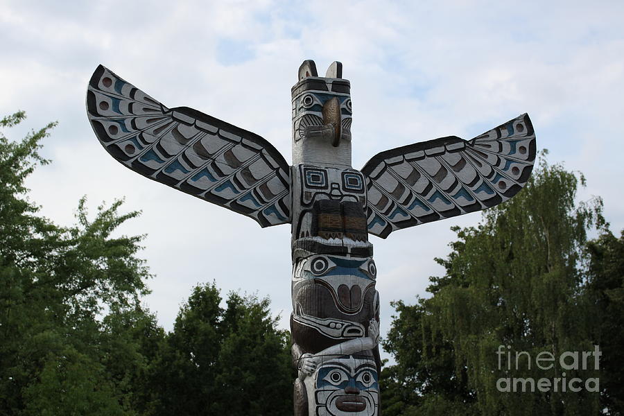 Totem Pole Photograph by Christiane Schulze Art And Photography