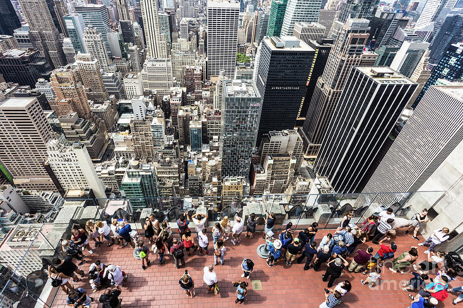 Tourists high up in New York city #1 Photograph by Didier Marti