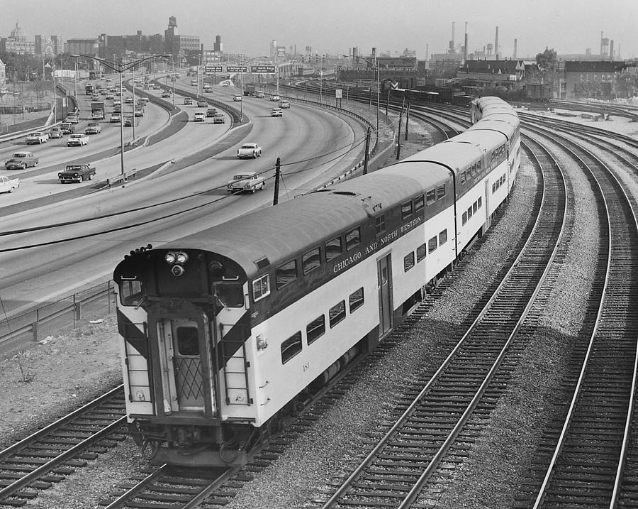 Train Near Expressway at North Avenue - 1961 #1 Photograph by Chicago and North Western Historical Society