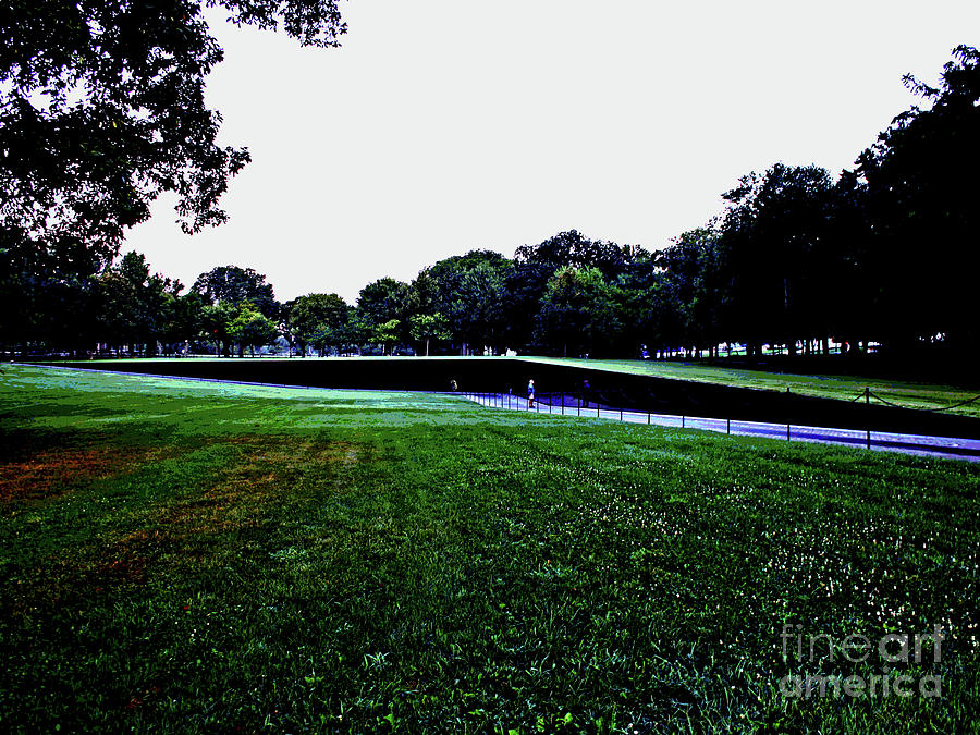 Tranquility At Sunrise  Vietnam Memorial #1 Photograph by Larry Oskin