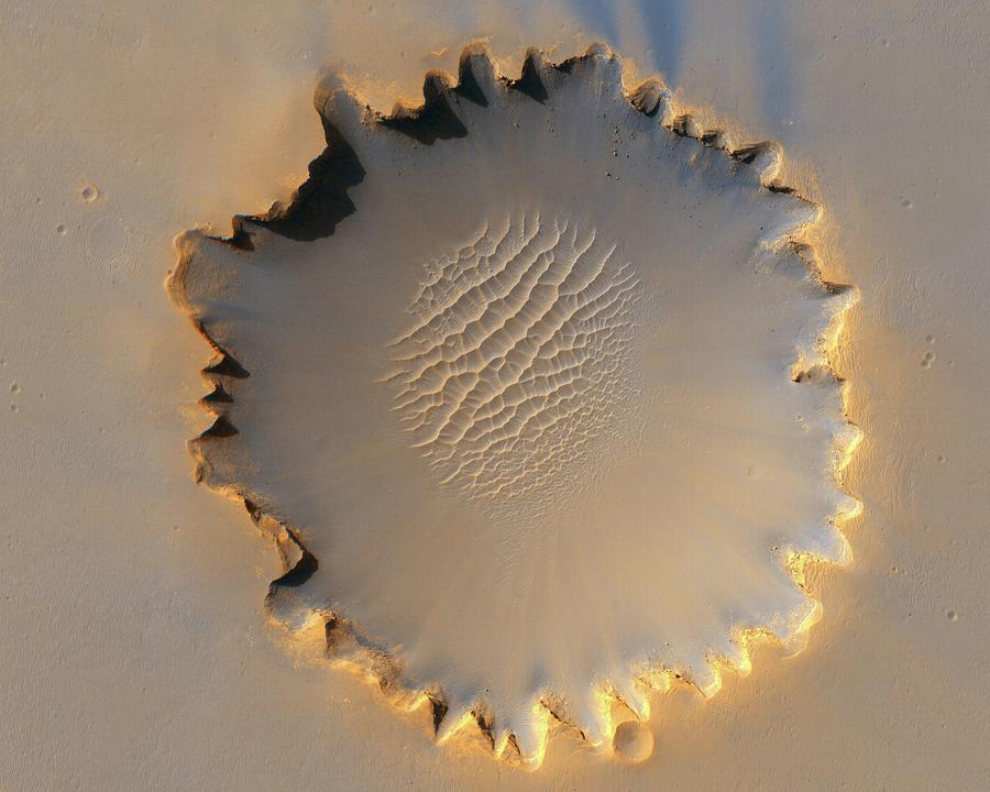 Victoria Crater Photograph - Victoria Crater Of Mars by Jet Propulsion Laboratory