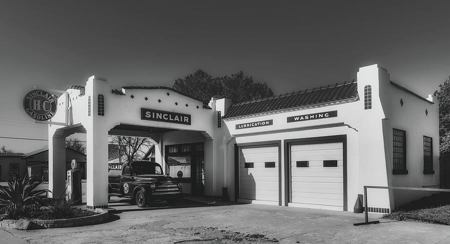 Vintage Sinclair Gas Station #1 Photograph by Mountain Dreams