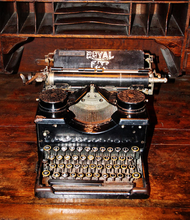 Vintage Typewriter Photograph by Tom Conway
