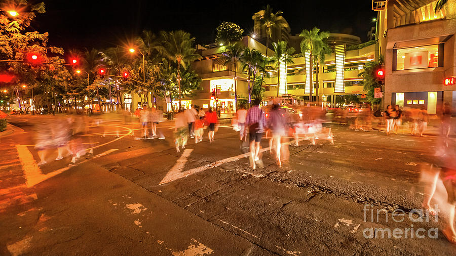 Waikiki People shopping #1 Photograph by Benny Marty