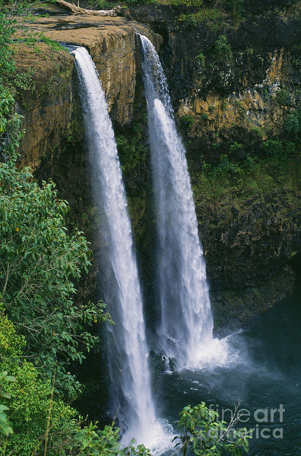 Wailua Falls #1 Photograph by Greg Vaughn - Printscapes