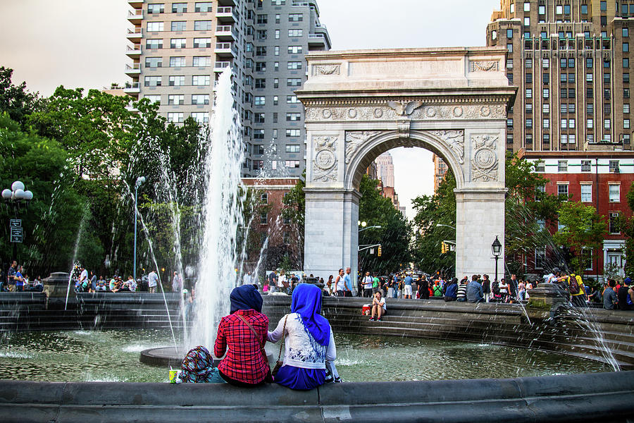 New York City Photograph - Washington Square Park #1 by Robert J Caputo