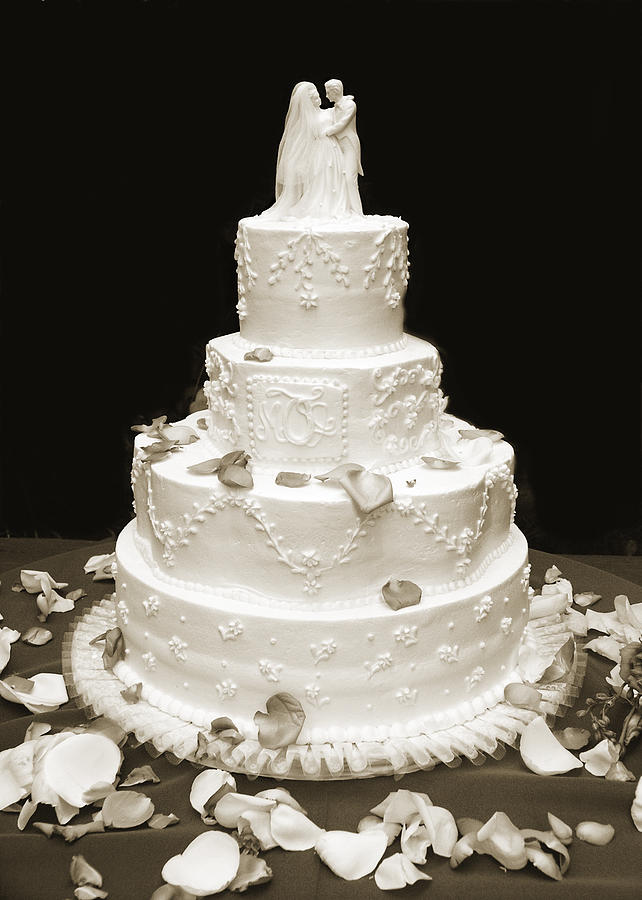 Wedding Cake #1 Photograph by Marilyn Hunt