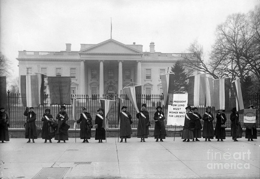 Suffragettes In Front Of White House #1 Photograph by Granger