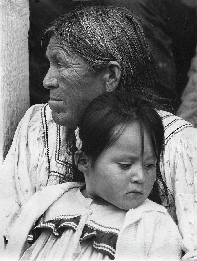  White Mountain Apache Elder And Granddaughter Rodeo White River Arizona 1970 #1 Photograph by David Lee Guss