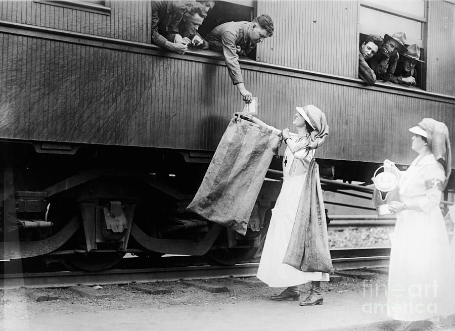 World War I: Red Cross #1 Photograph by Granger