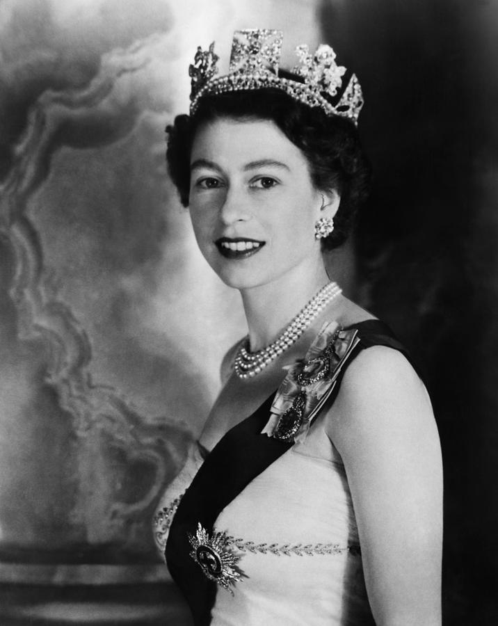 Queen Elizabeth Ii Photograph - British Royalty. Queen Elizabeth II #10 by Everett