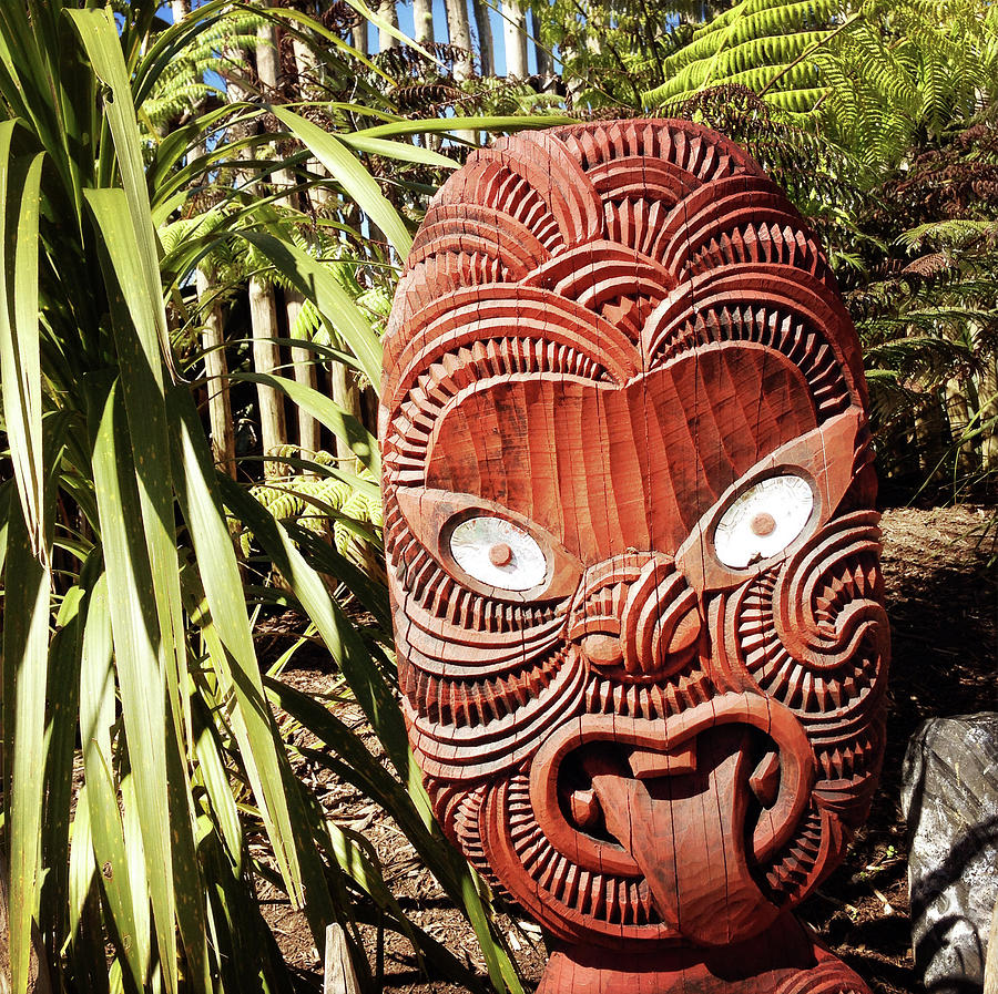 Color Photograph - Maori carving #11 by Les Cunliffe