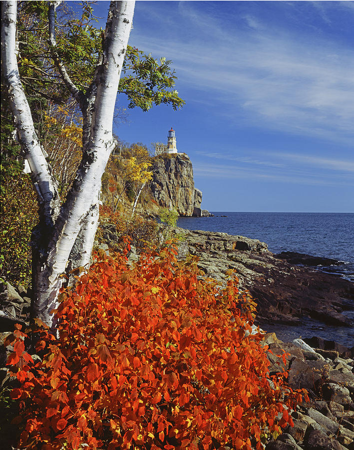124322 Split Rock Lighthouse Photograph by Ed Cooper Photography