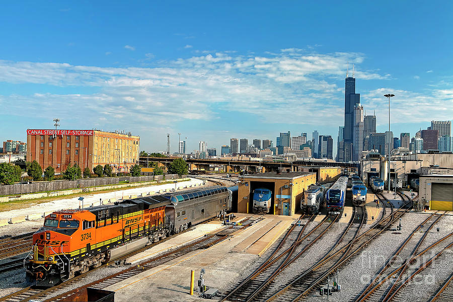 Chicago Photograph - 1374 BNSF Train from 18th Street Bridge by Steve Sturgill
