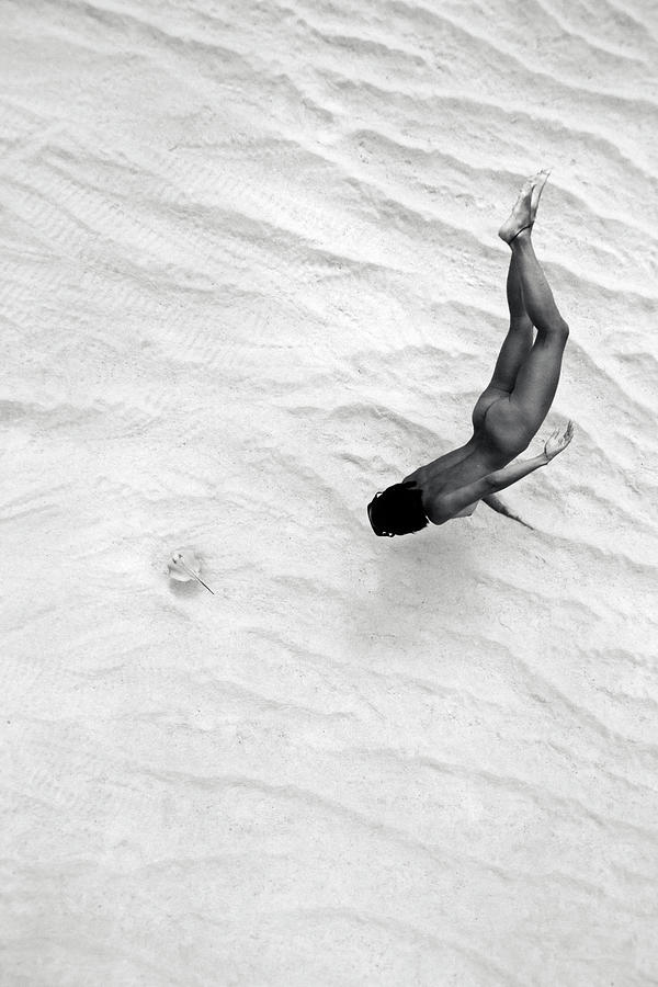 Swim Photograph - 150806-1916 by Enric Gener