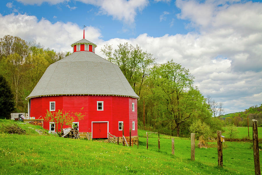 16 Sided Barn Photograph by Jack R Perry
