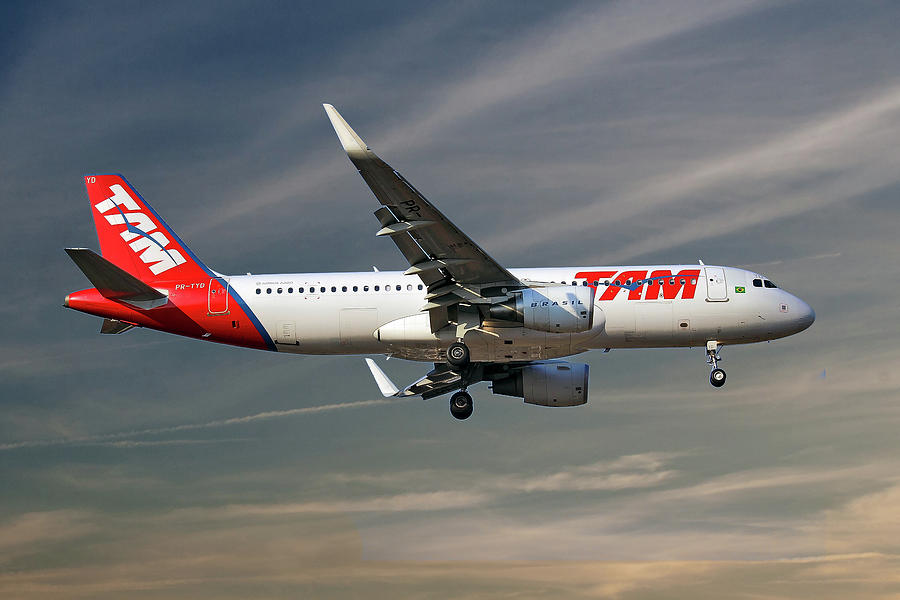 LATAM Brasil Airbus A320-214 Photograph by Smart Aviation