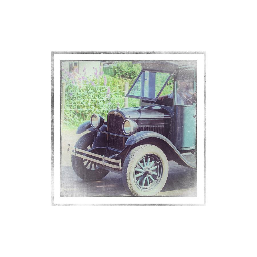 Green And Black Digital Art - 1926 Chevrolet One Tone Truck by Eduardo Tavares