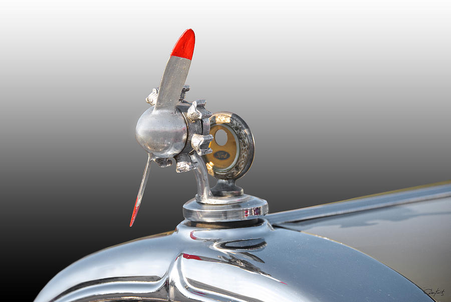 1932 Buick 96 S Coupe Hood Ornament Photograph by Dave Koontz