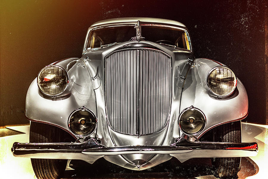 2016 Photograph - 1933 Pierce-Arrow Silver Arrow Front View by Wade Brooks