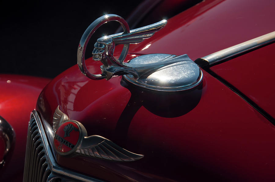 1933 Pontiac Chief hood ornament Photograph by Flees Photos