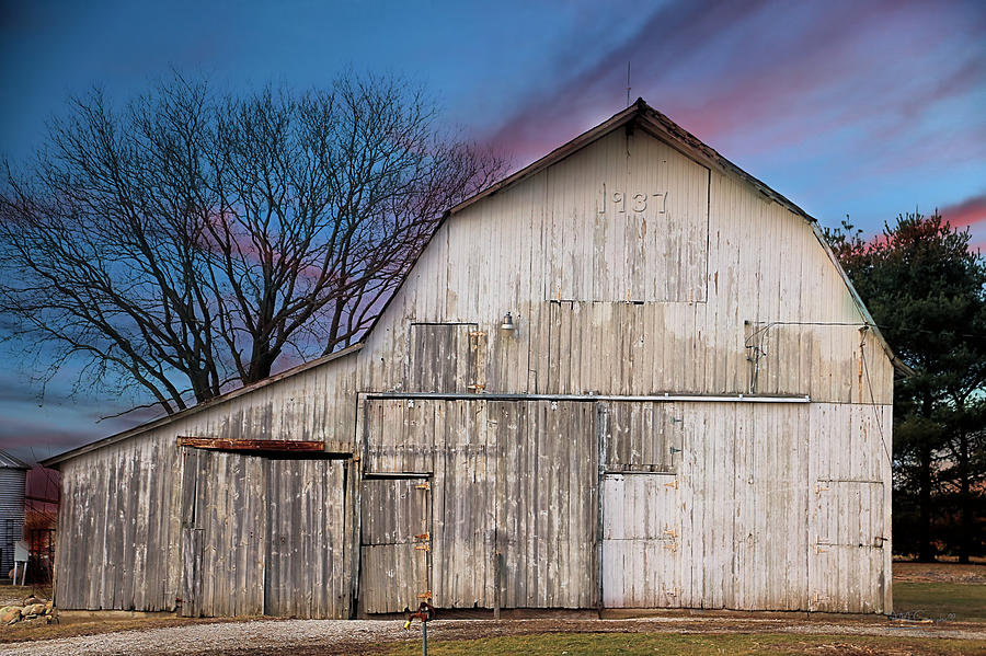 1937 Barn  Photograph by Theresa Campbell