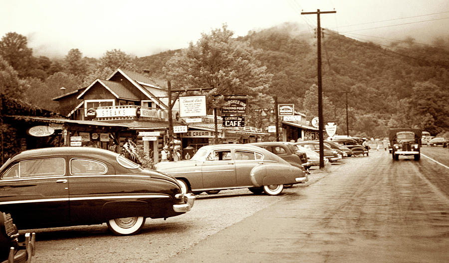 1949 Cherokee North Carolina #2 Photograph by Marilyn Hunt