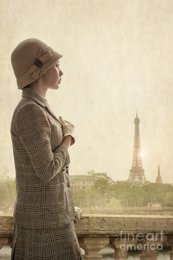 1940s Woman With Cloche Hat In Paris With Eiffel Tower Photograph by Lee Avison