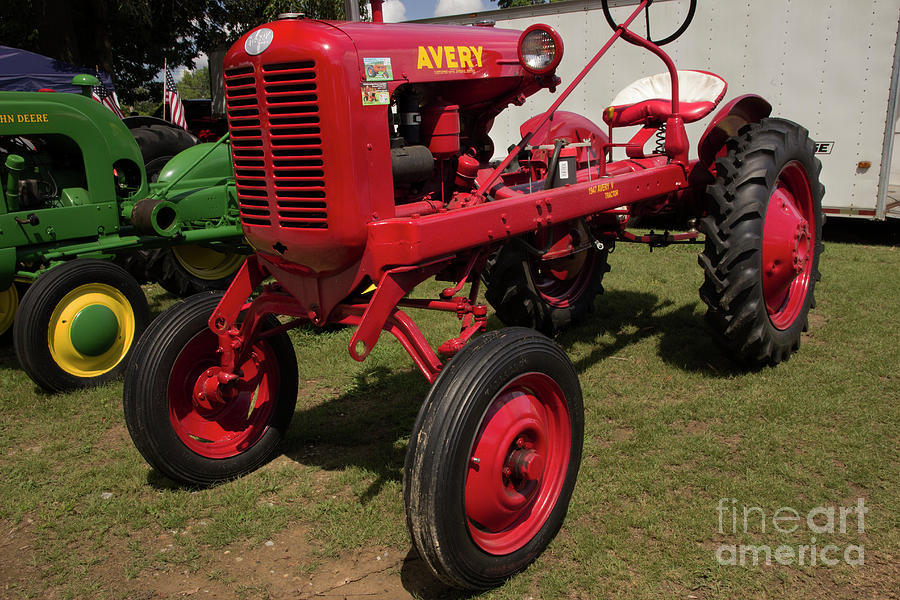 1947 Avery Tractor Photograph by Mike Eingle