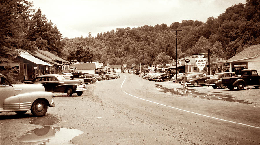 1949 Cherokee North Carolina Photograph by Marilyn Hunt