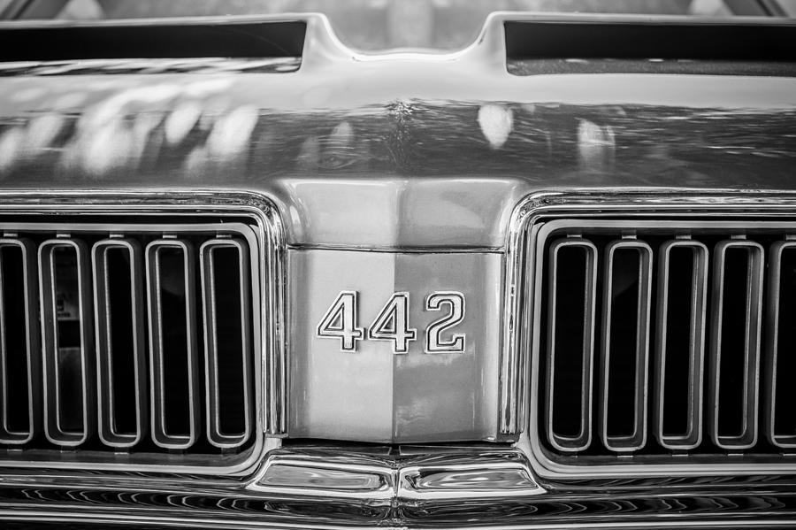 1970 Oldsmobile 442 Convertible Emblem -0989bw Photograph by Jill Reger
