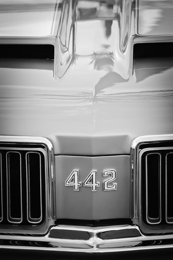 1970 Oldsmobile 442 Hood Emblem -472bw Photograph by Jill Reger