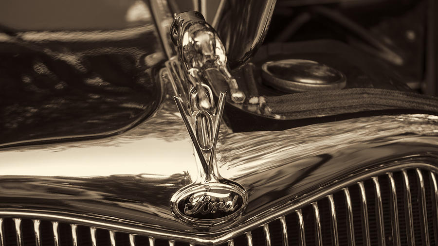 1935 Hood Ornament 21y  Photograph by Cathy Anderson