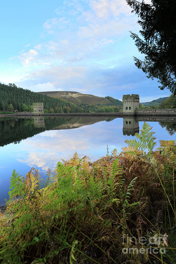 Autumn Derwent reservoir Derbyshire Peak District Photograph by Dave ...