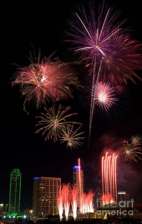 Dallas Texas - Fireworks #2 Photograph by Anthony Totah