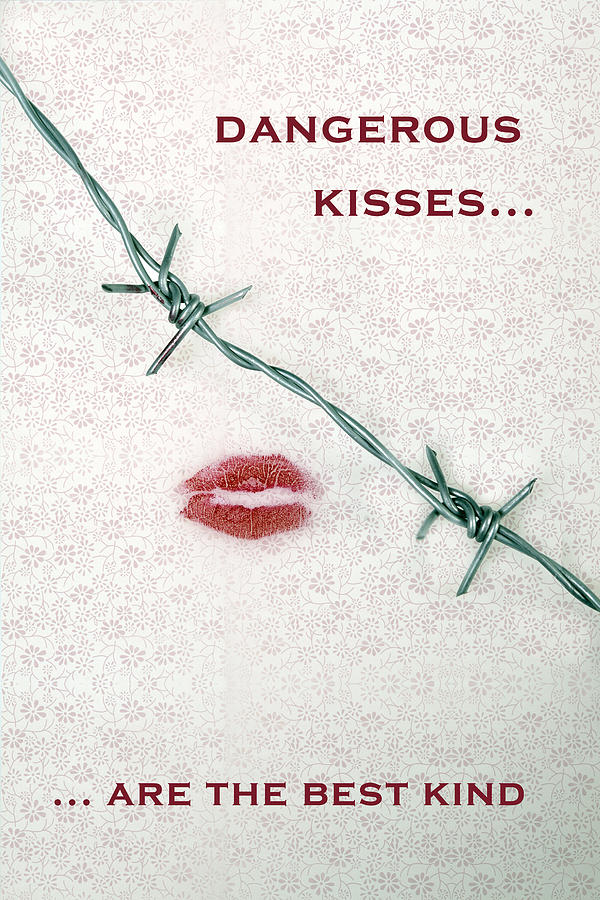 Dangerous Kisses #2 Photograph by Joana Kruse